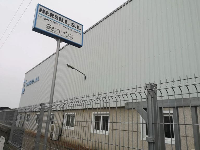Hersill fabrica 100 respiradores al día en Las Nieves