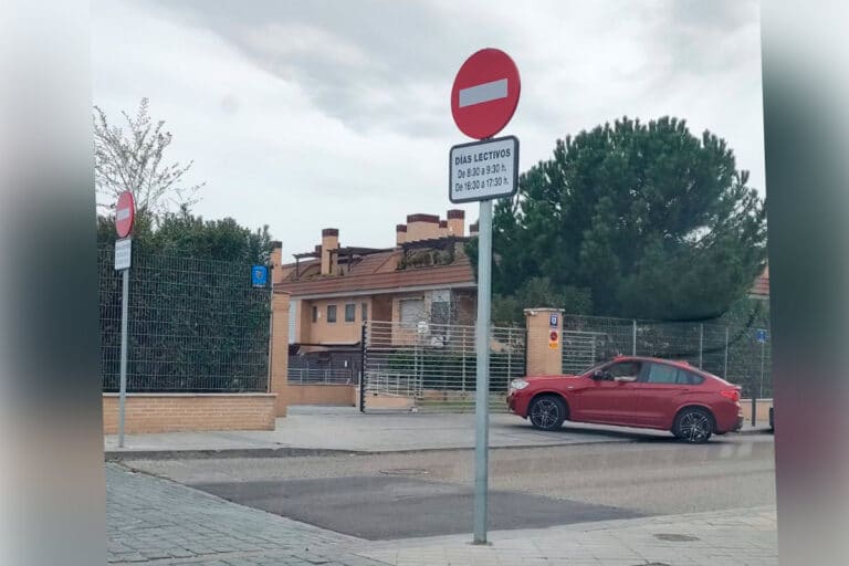Nueva señal de «Prohibido el paso» en la calle Asturias
